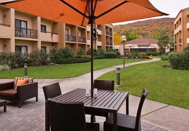 Courtyard By Marriott Mahwah Hotel Buitenkant foto