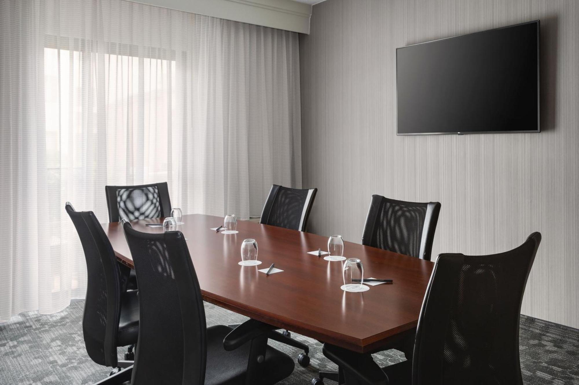 Courtyard By Marriott Mahwah Hotel Buitenkant foto