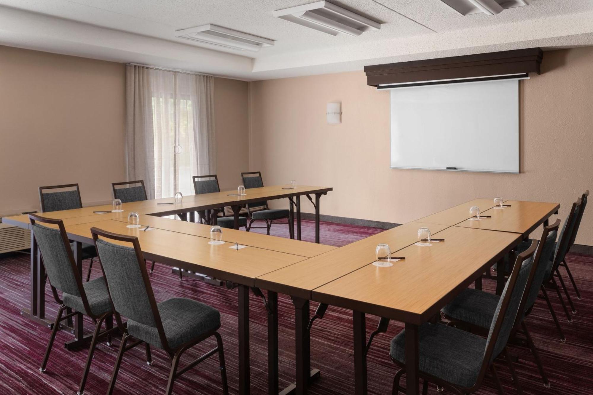 Courtyard By Marriott Mahwah Hotel Buitenkant foto