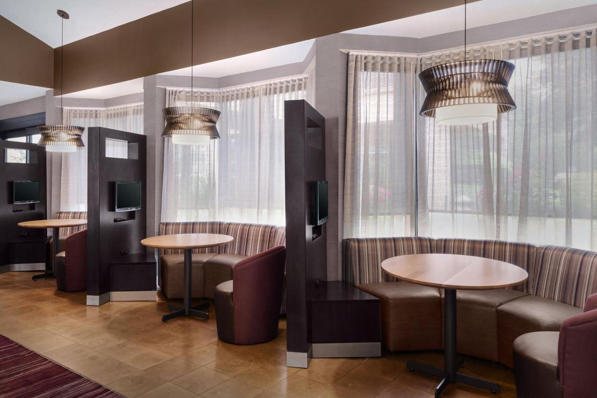 Courtyard By Marriott Mahwah Hotel Buitenkant foto
