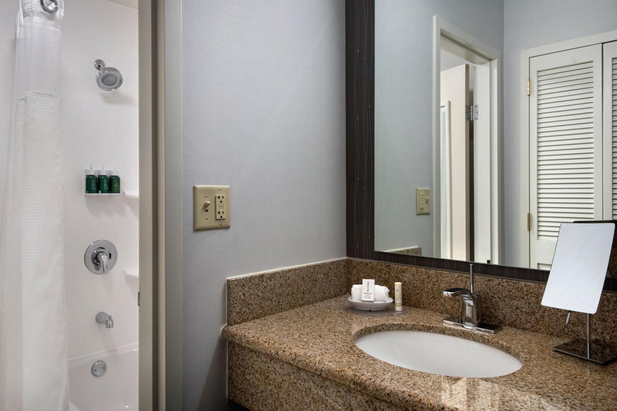 Courtyard By Marriott Mahwah Hotel Buitenkant foto