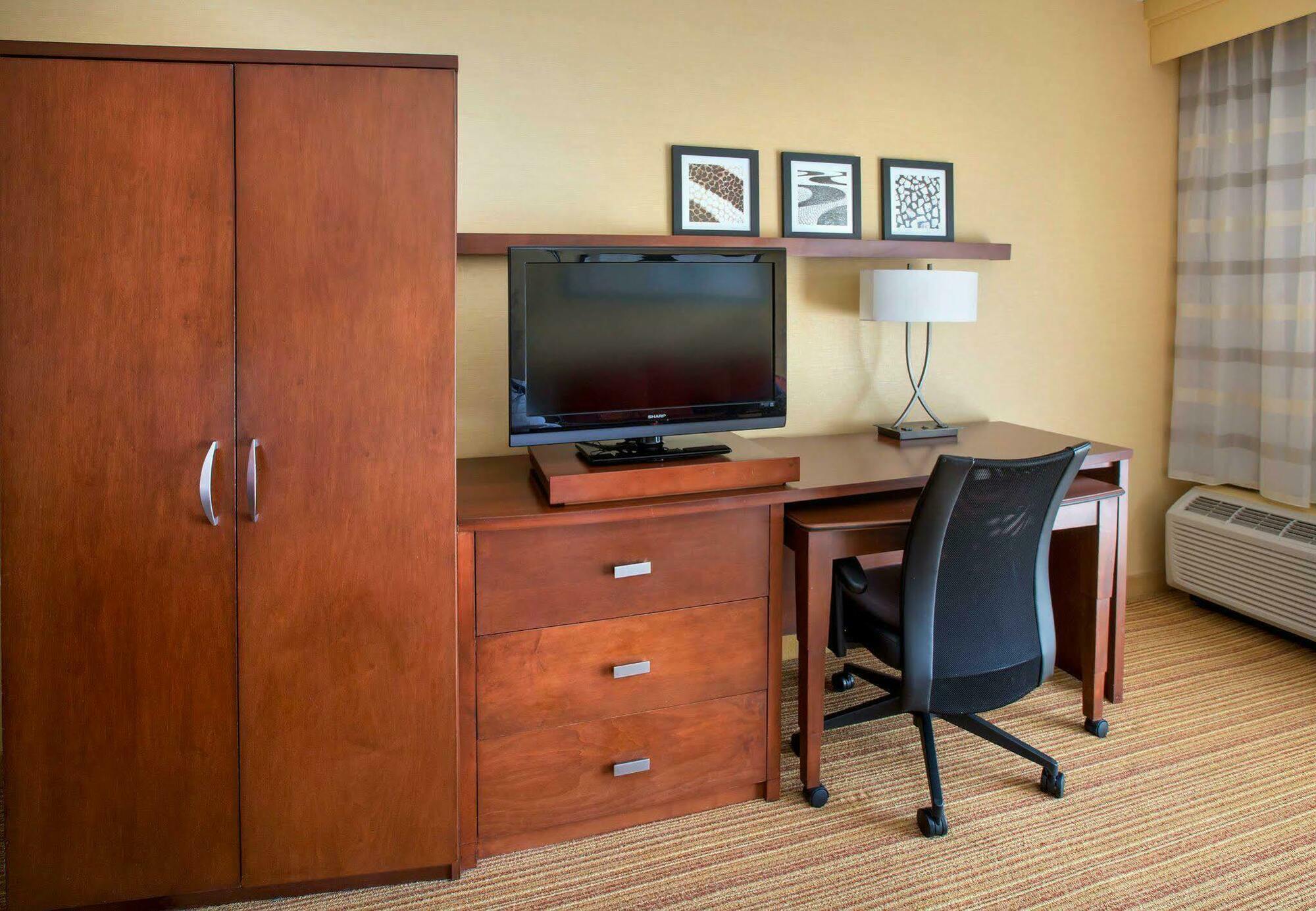 Courtyard By Marriott Mahwah Hotel Buitenkant foto